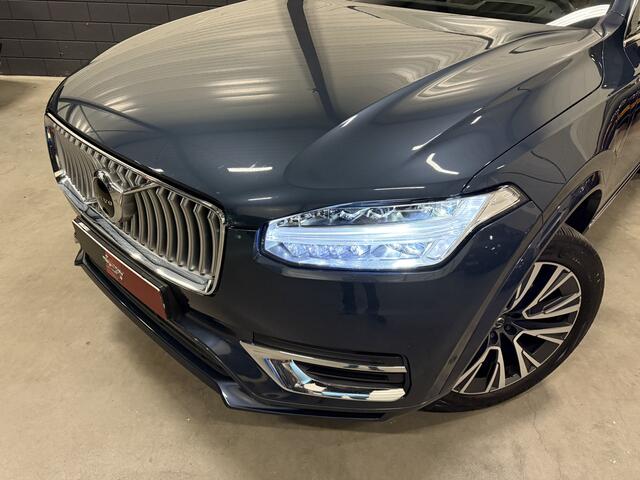 Volvo XC90 T8 Recharge AWD Inscription 7P. PANO/HEAD-UP/H&K/360CAMERA/MEMORY/KEYLESS/ACC/PILOT-ASSIST/20"/ELECTR.TREKHAAK/DENIM BLUE MET BROWN LEATHER EN WALNOOT INLEG, UNIEKE AUTO!!