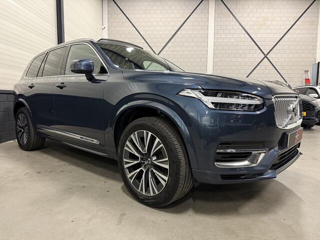 Volvo XC90 T8 Recharge AWD Inscription 7P. PANO/HEAD-UP/H&K/360CAMERA/MEMORY/KEYLESS/ACC/PILOT-ASSIST/20"/ELECTR.TREKHAAK/DENIM BLUE MET BROWN LEATHER EN WALNOOT INLEG, UNIEKE AUTO!!