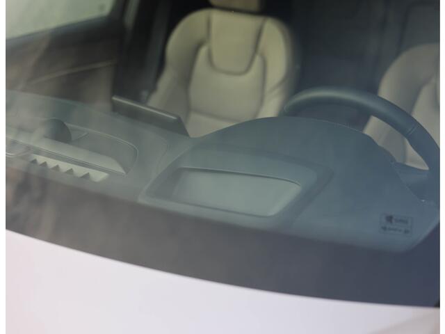 Volvo XC90 T8 Plug-in hybrid AWD Ultra Dark *Direct leverbaar!*