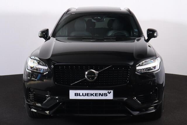 Volvo XC90 T8 Recharge AWD Ultra Dark - LONG RANGE - Luchtvering - IntelliSafe Assist & Surround - 360º Camera - Verwarmde voorstoelen, stuur & achterbank - Parkeersensoren voor & achter - Elektr. bedienb. voorstoelen met geheugen - Draadloze tel. lader - Head up di