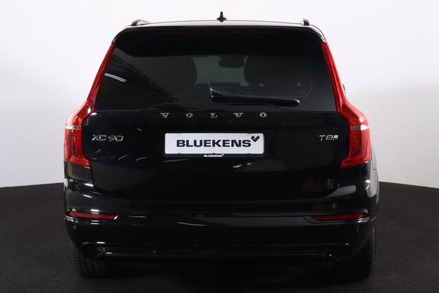 Volvo XC90 T8 Recharge AWD Ultra Dark - LONG RANGE - Luchtvering - IntelliSafe Assist & Surround - 360º Camera - Verwarmde voorstoelen, stuur & achterbank - Parkeersensoren voor & achter - Elektr. bedienb. voorstoelen met geheugen - Draadloze tel. lader - Head up di