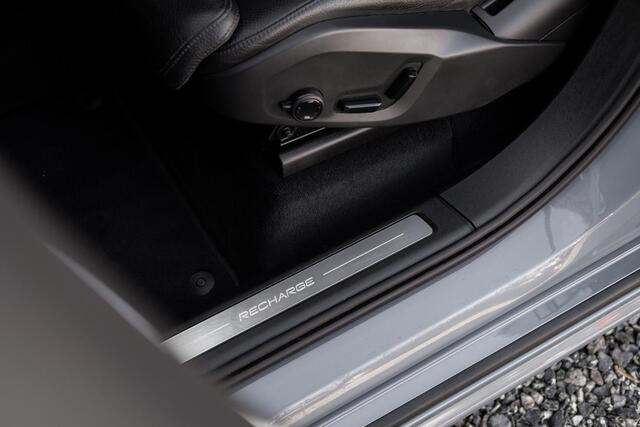 Volvo XC90 2.0 T8 AWD Expression 391pk | R | HUD | ACC | El. Trekh | Carplay