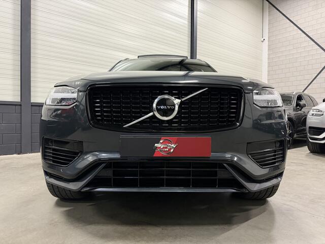 Volvo XC90 T8 Recharge AWD R-Design Long Range 455PK PANO/B&W/HEAD-UP/22"/R-DESIGN SPORTSTOELEN/KEYLESS/PILOT-ASSIST/ACC/STANDKACHEL/BLACK-LINE/PRIVACY/ELECTR.TREKHAAK/KLEUR SAVILE GREY METALLIC/NET OH BEURT GEHAD BIJ VOLVO