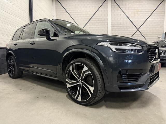 Volvo XC90 T8 Recharge AWD R-Design Long Range 455PK PANO/B&W/HEAD-UP/22"/R-DESIGN SPORTSTOELEN/KEYLESS/PILOT-ASSIST/ACC/STANDKACHEL/BLACK-LINE/PRIVACY/ELECTR.TREKHAAK/KLEUR SAVILE GREY METALLIC/NET OH BEURT GEHAD BIJ VOLVO