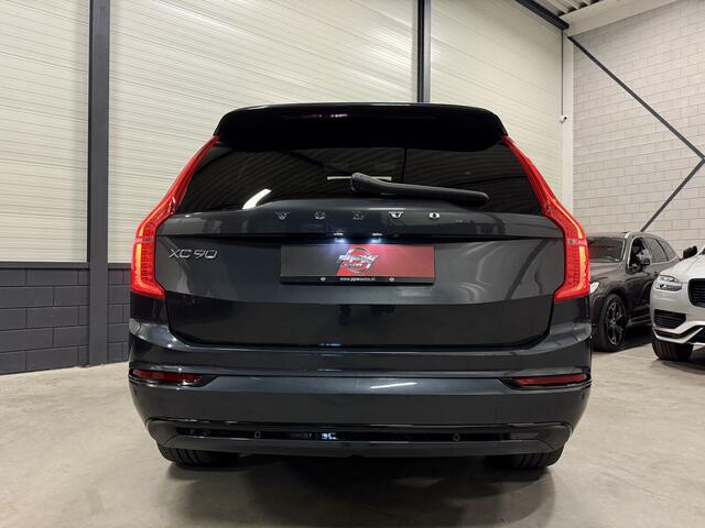 Volvo XC90 T8 Recharge AWD R-Design Long Range 455PK PANO/B&W/HEAD-UP/22"/R-DESIGN SPORTSTOELEN/KEYLESS/PILOT-ASSIST/ACC/STANDKACHEL/BLACK-LINE/PRIVACY/ELECTR.TREKHAAK/KLEUR SAVILE GREY METALLIC/NET OH BEURT GEHAD BIJ VOLVO