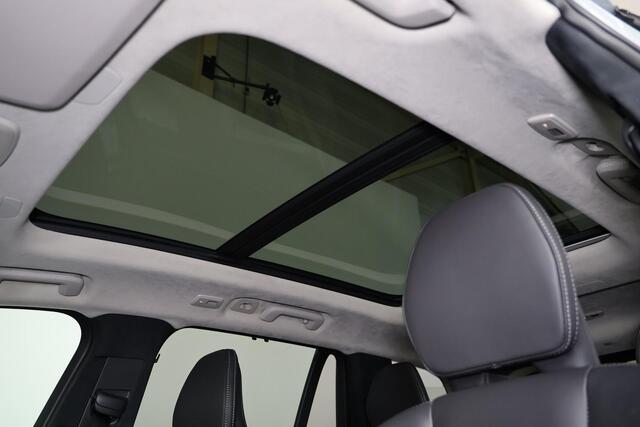 Volvo XC90 T8 Recharge AWD Ultimate Dark - Luchtvering - Panorama/schuifdak - IntelliSafe Assist & Surround - 360º Camera - Adaptieve LED koplampen - Verwarmde voorstoelen, stuur & achterbank - Parkeersensoren voor & achter - Elektr. bedienb. voorstoelen met geheuge