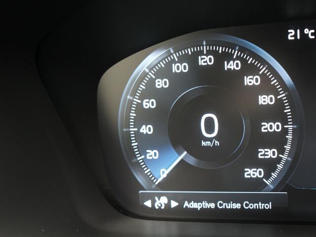 Volvo XC90 T8 Recharge AWD R-Design Plug In Hybrid 7 Persoons INCL BTW PHEV | Panodak | Adaptive Cruise | 360 Camera | Alcantara Sportstoelen Memory | Harman Kardon | BLIS | Keyless | Apple Carplay |