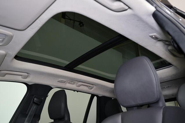Volvo XC90 T8 Recharge AWD Ultimate Dark - LONG RANGE - Luchtvering - Panorama/schuifdak - IntelliSafe Assist & Surround - 360º Camera - Harman/Kardon audio - Adaptieve LED koplampen - Verwarmde voorstoelen, stuur & achterbank - Parkeersensoren voor & achter - Elekt