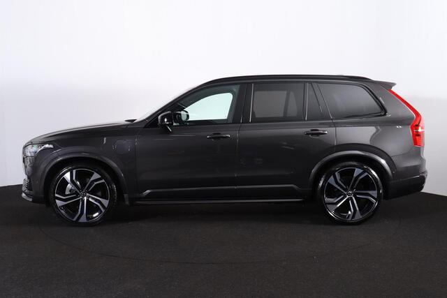 Volvo XC90 T8 Recharge AWD Ultimate Dark - LONG RANGE - Luchtvering - Panorama/schuifdak - IntelliSafe Assist & Surround - 360º Camera - Bowers & Wilkins audio - Verwarmde voorstoelen, stuur & achterbank - Parkeersensoren voor & achter - Elektr. bedienb. voorstoelen