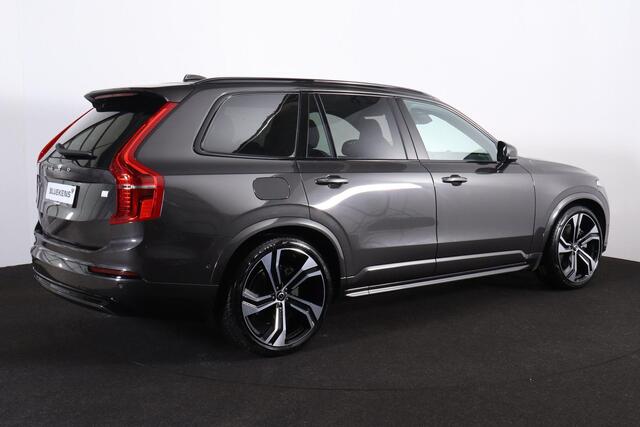 Volvo XC90 T8 Recharge AWD Ultimate Dark - LONG RANGE - Luchtvering - Panorama/schuifdak - IntelliSafe Assist & Surround - 360º Camera - Bowers & Wilkins audio - Verwarmde voorstoelen, stuur & achterbank - Parkeersensoren voor & achter - Elektr. bedienb. voorstoelen