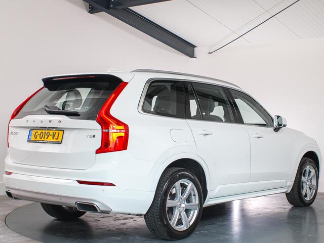 Volvo XC90 2.0 T8 Twin Engine AWD Momentum Pro, 7-Persoons, Navigatie, Apple CarPlay/Android Auto, Climate Control, Lederen Bekleding, Achteruitrijcamera