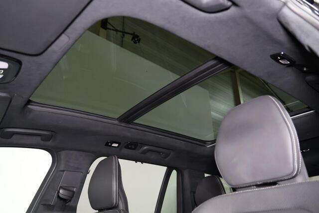 Volvo XC90 T8 Recharge AWD Ultimate Bright - LONG RANGE - Luchtvering - Panorama/schuifdak - IntelliSafe Assist & Surround - 360º Camera - Bowers & Wilkins audio - Adaptieve LED koplampen - Verwarmde voorstoelen, stuur & achterbank - Parkeersensoren voor & achter - 