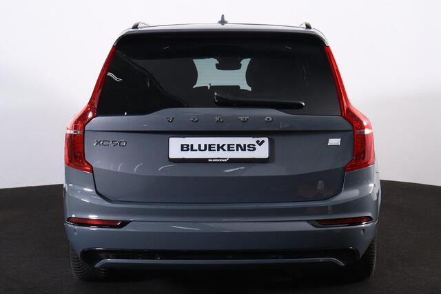 Volvo XC90 T8 Recharge AWD R-Design - LONG RANGE - Luchtvering - Panorama/schuifdak - IntelliSafe Assist & Surround - 360º Camera - Bowers & Wilkins audio - Adaptieve LED koplampen - Verwarmde voorstoelen, stuur & achterbank - Parkeersensoren voor & achter - Elektr.