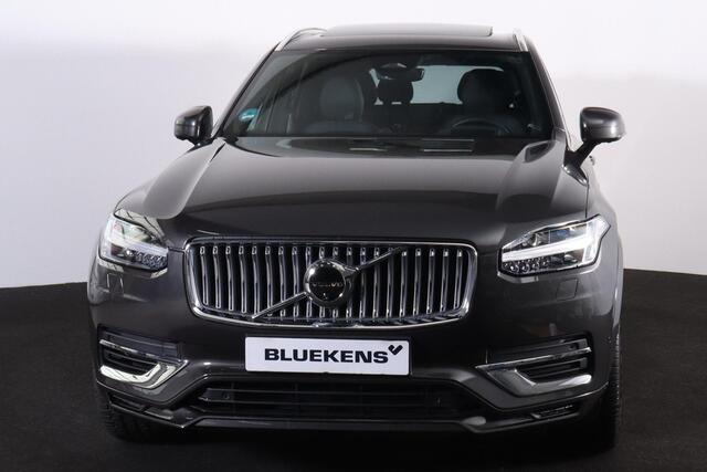 Volvo XC90 T8 Recharge AWD Ultimate Bright - LONG RANGE - Luchtvering - Panorama/schuifdak - IntelliSafe Assist & Surround - 360º Camera - Bowers & Wilkins audio - Adaptieve LED koplampen - Verwarmde voorstoelen, stuur & achterbank - Parkeersensoren voor & achter - 