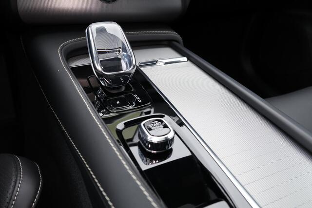 Volvo XC90 T8 Recharge AWD Ultimate Bright - LONG RANGE - Luchtvering - Panorama/schuifdak - IntelliSafe Assist & Surround - 360º Camera - Bowers & Wilkins audio - Adaptieve LED koplampen - Verwarmde voorstoelen, stuur & achterbank - Parkeersensoren voor & achter - 