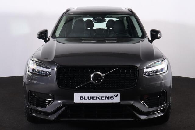 Volvo XC90 T8 Recharge AWD Ultimate Dark - Luchtvering - Panorama/schuifdak - IntelliSafe Assist & Surround - 360º Camera - Bowers & Wilkins audio - Adaptieve LED koplampen - Verwarmde voorstoelen, stuur & achterbank - Parkeersensoren voor & achter - Elektr. bedienb