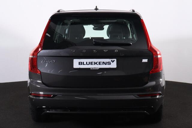 Volvo XC90 T8 Recharge AWD Ultimate Dark - Luchtvering - Panorama/schuifdak - IntelliSafe Assist & Surround - 360º Camera - Bowers & Wilkins audio - Adaptieve LED koplampen - Verwarmde voorstoelen, stuur & achterbank - Parkeersensoren voor & achter - Elektr. bedienb