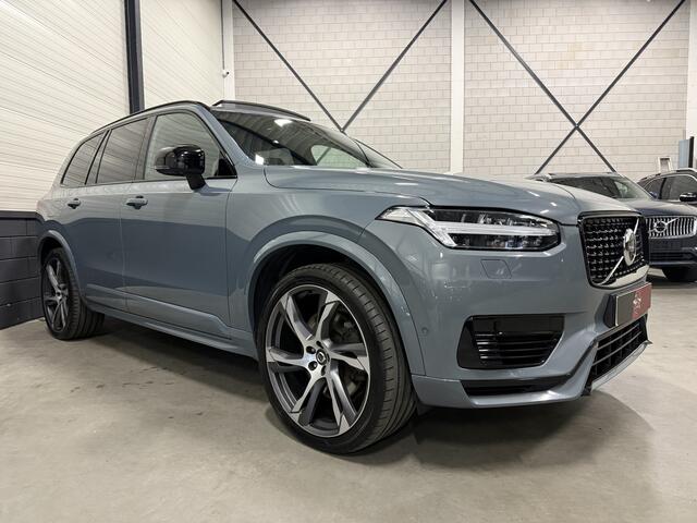 Volvo XC90 T8 Recharge AWD R-Design Long Range 455PK PANO/LUCHTVERING/B&W/TREKHAAK/22"/HEAD-UP/360CAMERA/LEER-SPORT/MEMORY/PILOT-ASSIST/ACC/KLEUR THUNDER-GREY/VOLLEDIG VOLVO DEALER ONDERHOUD