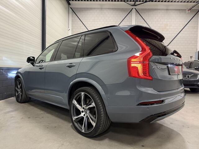 Volvo XC90 T8 Recharge AWD R-Design Long Range 455PK PANO/LUCHTVERING/B&W/TREKHAAK/22"/HEAD-UP/360CAMERA/LEER-SPORT/MEMORY/PILOT-ASSIST/ACC/KLEUR THUNDER-GREY/VOLLEDIG VOLVO DEALER ONDERHOUD
