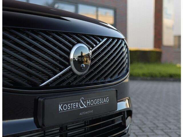 Volvo XC90 T8 AWD Ultra Dark *Pano*Trekhaak*Luchtvering*Massage*