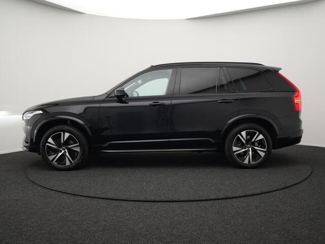 Volvo XC90 T8 Recharge AWD R-Design Plug In Hybrid 7 Persoons INCL BTW PHEV | Panodak | Alcantara Sportstoelen Memory | Trekhaak af Fabriek | Adaptive Cruise | Pilot Assist | Navigatie | Apple Carplay | 360 Camera | DAB | Virtual |
