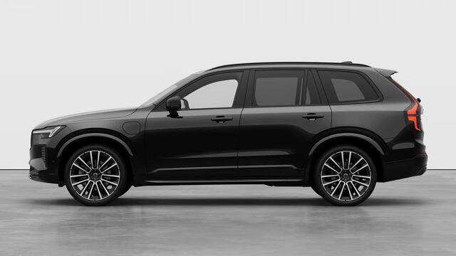 Volvo XC90 T8 Plug-in hybrid AWD Ultra Dark | Bowers & Wilkins | Luchtvering | Massage/ventilatie voorstoelen | Head-up Display | Panoramadak | 22" LM velgen
