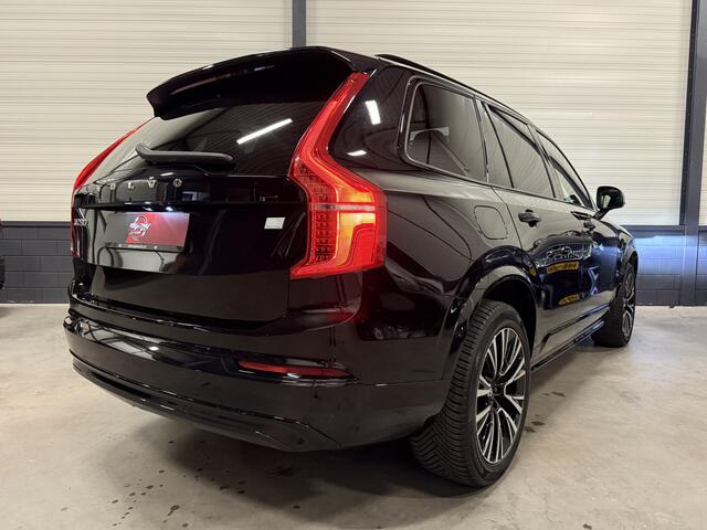 Volvo XC90 T8 Recharge AWD R-Design BLACK LONG RANGE PANO/TREKHAAK/HEAD-UP/MEMORY/H&K/CAMERA/ACC/PILOT-ASSIST/KEYLESS/LEER-SPORT/GOOGLE/PRIVACY/20"/ULTIMATE DARK/NET OH BEURT GEHAD BIJ VOLVO/NIEUW MODEL 2023 MET NIEUWE DASHBOARD