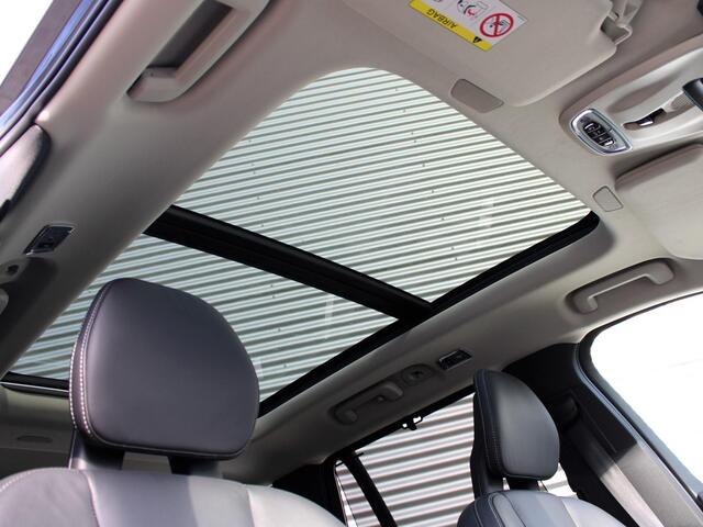 Volvo XC90 2.0 T8 Recharge AWD Inscription Automaat / Panoramadak / Trekhaak / Luchtvering / Head-up display / Massage voorstoelen / 360* camera