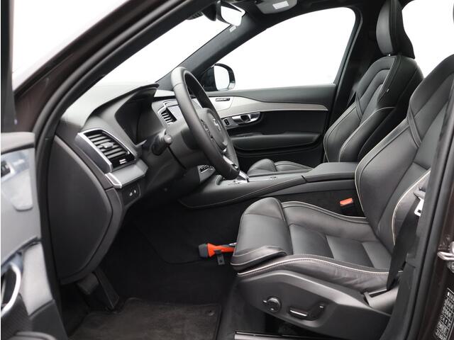 Volvo XC90 2.0 T8 Recharge AWD Ultimate Dark / Trekhaak / Luchtvering / Bowers & Wilkins / Head-Up Display / 360 Camera / Gelaagde Zijruiten / Panoramadak / BLIS /