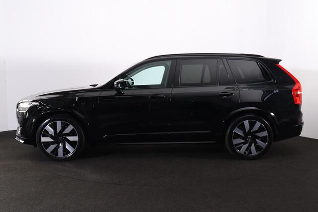 Volvo XC90 T8 Recharge AWD Ultra Dark - Luchtvering - Panorama/schuifdak - IntelliSafe Assist & Surround - 360º Camera - Bowers & Wilkins audio - Adaptieve LED koplampen - Verwarmde voorstoelen, stuur & achterbank - Parkeersensoren voor & achter - Elektr. bedienb. v