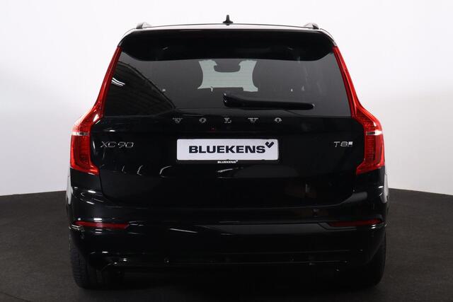 Volvo XC90 T8 Recharge AWD Ultra Dark - Luchtvering - Panorama/schuifdak - IntelliSafe Assist & Surround - 360º Camera - Bowers & Wilkins audio - Adaptieve LED koplampen - Verwarmde voorstoelen, stuur & achterbank - Parkeersensoren voor & achter - Elektr. bedienb. v