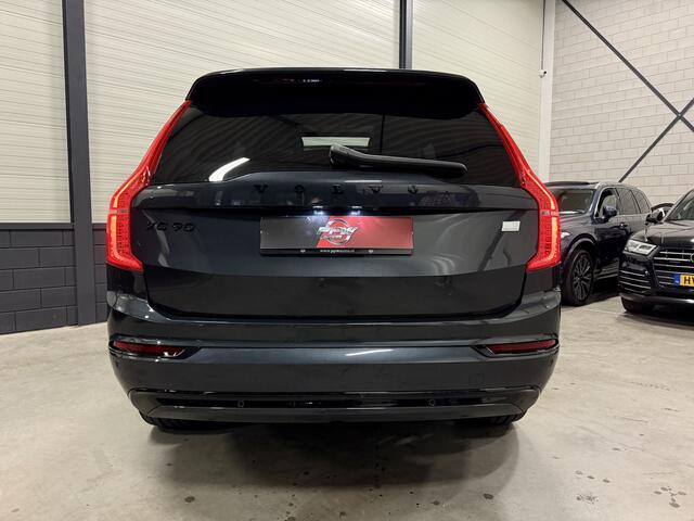 Volvo XC90 T8 Recharge AWD R-Design PANO/B&W/LUCHTVERING/TREKHAAK/HEAD-UP/360CAMERA/22"/NAPPA-LEER/ACC/PILOT-ASSIST/SAVILE-GREY/BLACK-STYLE EXTERIEUR/VOLLEDIG VOLVO DEALER HISTORIE