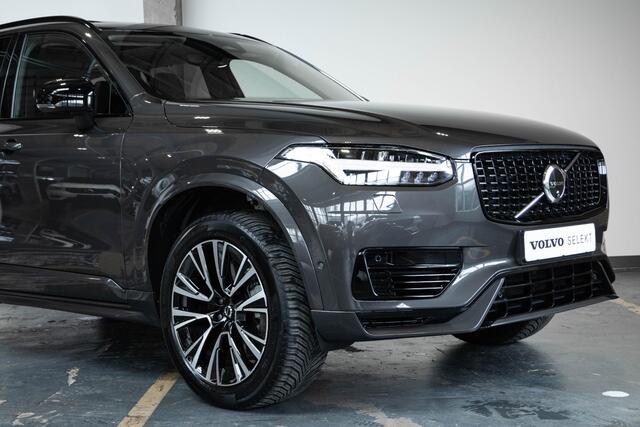 Volvo XC90 T8 Recharge AWD Ultimate Dark | Wegklapbare trekhaak | 360 Graden Camera | Getint Glas Achter | Luchtvering | Adaptieve Cruise Control | Verwarmbare Voorstoelen | Dodehoekdetectie Met Correctie | Panorama Dak | Rijstrooksensor Met Correctie | Navigatiesys