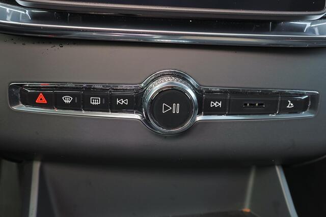 Volvo XC90 T8 Recharge AWD Plus Bright - LONG RANGE - Panorama/schuifdak - IntelliSafe Assist & Surround - 360º Camera - Harman/Kardon audio - Verwarmde voorstoelen, stuur & achterbank - Parkeersensoren voor & achter - Elektr. bedienb. voorstoelen met geheugen - Dra