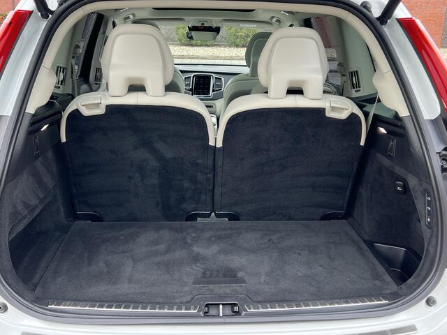 Volvo XC90 2.0 T8 392 pk Recharge AWD Inscription 7-P Panoramadak Trekhaak Luchtvering 360 Camera Harman Kardon Pilot Assist Stuur + Stoelverwarming + Koeling Nappa Leer Head Up 20 Inch + All Season Plug in Hybride NL Auto Vol Opties