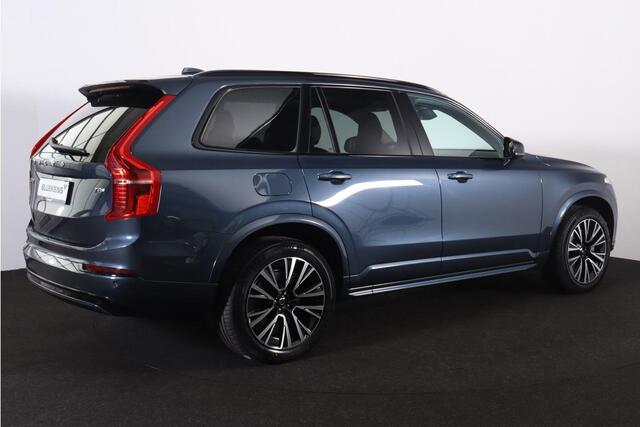 Volvo XC90 T8 Recharge AWD Plus Dark - IntelliSafe Assist & Surround - Adaptieve LED koplampen - Parkeercamera achter - Verwarmde voorstoelen, stuur & achterbank - Parkeersensoren voor & achter - Elektr. bedienb. voorstoelen met geheugen - Draadloze tel. lader - Ext