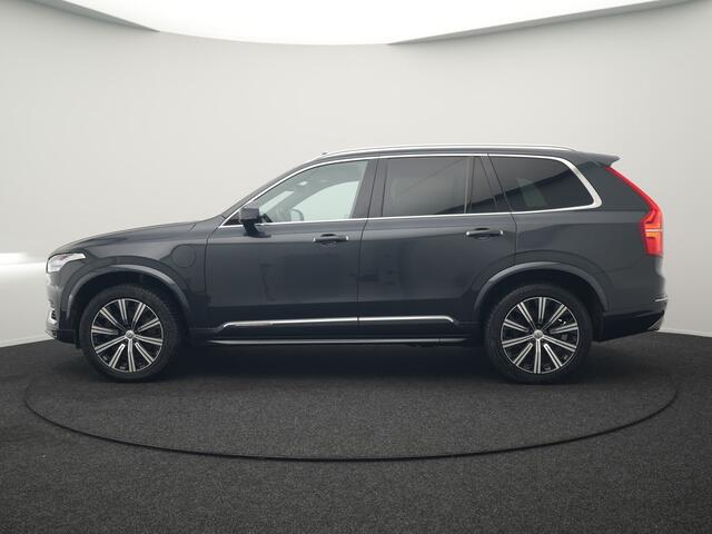 Volvo XC90 T8 Twin Engine AWD Inscription 7 Persoons Plug In Hybrid Dealer O.H PHEV | Panodak | Adaptive Cruise | Luxe Lederen Comfortzetels Massage & Ventilatie | Head Up | 360 Camera | Harman Kardon | Blis | Apple Carplay | Navigatie |