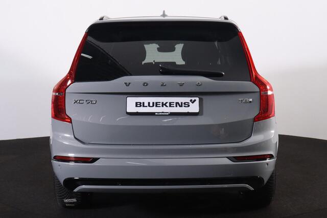 Volvo XC90 T8 Recharge AWD Plus Dark - IntelliSafe Assist & Surround - Harman/Kardon audio - Adaptieve LED koplampen - Parkeercamera achter - Verwarmde voorstoelen, stuur & achterbank - Parkeersensoren voor & achter - Elektr. bedienb. voorstoelen met geheugen - Draa