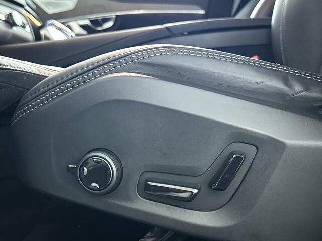 Volvo XC90 T8 Plug-in hybrid AWD Ultra Dark | Panoramdak | 360° camera | Bowers & Wilkins | Luchtvering | Stoelventilatie | Stoel- en Stuurverwarming | Trekhaak