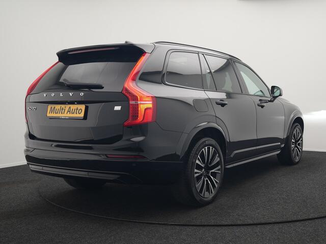 Volvo XC90 T8 Recharge AWD Ultimate Dark 7 Persoons Plug In Hybrid 456pk Dealer O.H. PHEV | Panodak | Head Up | Adaptive Cruise | Camera | Lederen Sportstoelen Memory & Verwarmd | Google Assistent | Harman & Kardon | Stuur Verwarmd | Apple Carplay | Blis | Keyless |