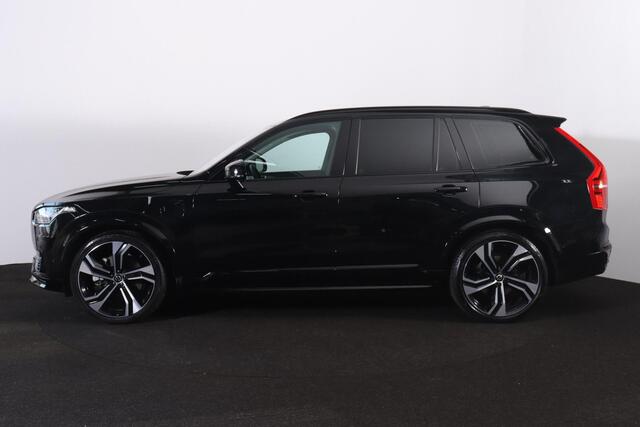 Volvo XC90 T8 Recharge AWD Ultra Dark - Luchtvering - Panorama/schuifdak - IntelliSafe Assist & Surround - 360º Camera - Bowers & Wilkins audio - Adaptieve LED koplampen - Verwarmde voorstoelen, stuur & achterbank - Parkeersensoren voor & achter - Elektr. bedienb. v
