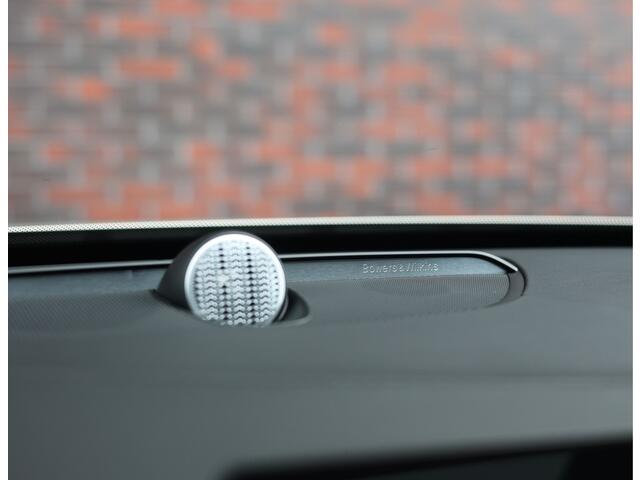 Volvo XC90 T8 AWD Ultra Dark | Direct rijden - Luchtvering - Trekhaak - Bowers&Wilkins