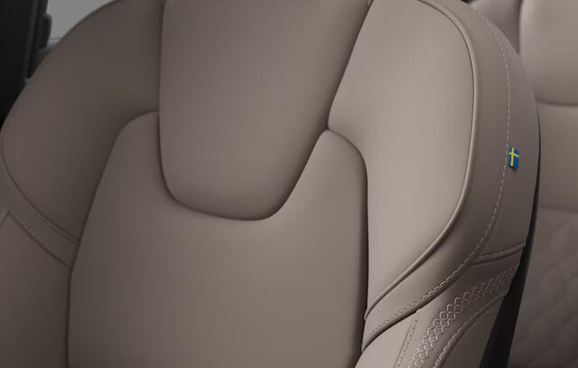 Volvo XC90 2.0 T8 Plug-in hybrid AWD Ultra Dark | Keyless Entry | Schuif-/Kanteldak | Luchtvering | Elek. Verst. Voorstoelen | 360 Camera | Head-up Display | Harman Kardon Audio