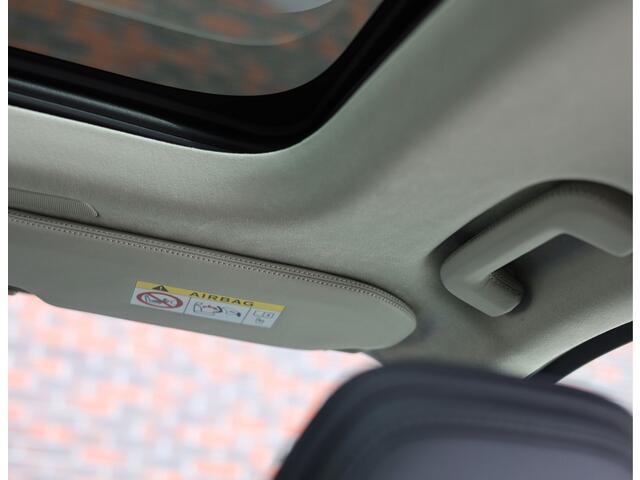 Volvo XC90 T8 AWD Ultra Dark | Pano - Trekhaak - Massage - Luchtvering