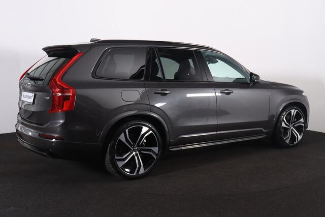 Volvo XC90 T8 Recharge AWD Ultimate Dark - Luchtvering - Panorama/schuifdak - IntelliSafe Assist & Surround - 360º Camera - Bowers & Wilkins audio - Adaptieve LED koplampen - Verwarmde voorstoelen, stuur & achterbank - Parkeersensoren voor & achter - Elektr. bedienb