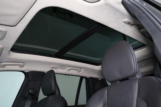 Volvo XC90 T8 Recharge AWD Ultimate Dark - Luchtvering - Panorama/schuifdak - IntelliSafe Assist & Surround - 360º Camera - Bowers & Wilkins audio - Adaptieve LED koplampen - Verwarmde voorstoelen, stuur & achterbank - Parkeersensoren voor & achter - Elektr. bedienb