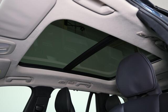 Volvo XC90 T8 Recharge AWD Ultra Dark - Luchtvering - Panorama/schuifdak - IntelliSafe Assist & Surround - 360º Camera - Bowers & Wilkins audio - Adaptieve LED koplampen - Verwarmde voorstoelen, stuur & achterbank - Parkeersensoren voor & achter - Elektr. bedienb. v