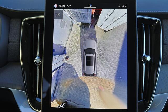 Volvo XC90 T8 Recharge AWD Ultra Dark - Luchtvering - Panorama/schuifdak - IntelliSafe Assist & Surround - 360º Camera - Bowers & Wilkins audio - Adaptieve LED koplampen - Verwarmde voorstoelen, stuur & achterbank - Parkeersensoren voor & achter - Elektr. bedienb. v