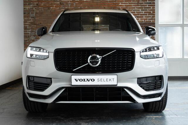 Volvo XC90 T8 AWD Ultra Dark | Verwarmde | Geventileerde en Masserende Voorstoelen | Luchtvering | Panoramadak met Schuif-/Kantelfunctie | 4- Zone Climate Control | Semi-Elektrische Trekhaak | 360º Camera | Gelamineerd en Getint Glas Achter| Bowers & Wilkins |