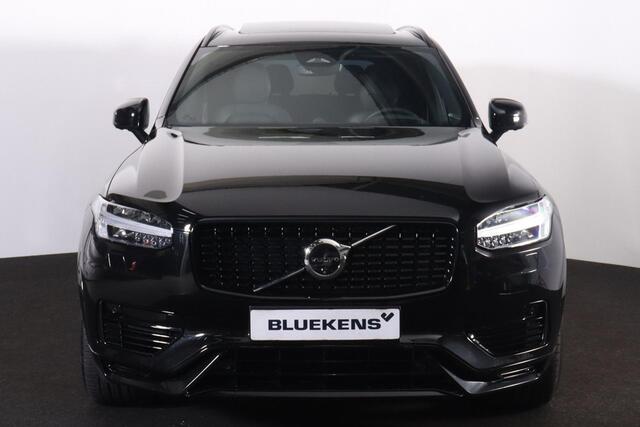 Volvo XC90 T8 Recharge AWD Ultra Dark - Luchtvering - Panorama/schuifdak - IntelliSafe Assist & Surround - 360º Camera - Bowers & Wilkins audio - Adaptieve LED koplampen - Verwarmde voorstoelen, stuur & achterbank - Parkeersensoren voor & achter - Elektr. bedienb. v